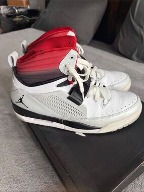 Jordan Fligt ‘97 Men's White Basketball High-Tops with Red Gradient Collar